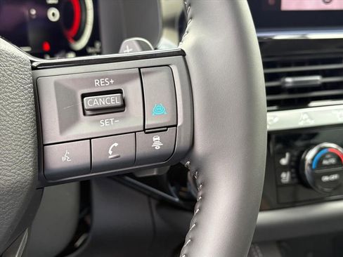 New 2026 Nissan Pathfinder Platinum image 18