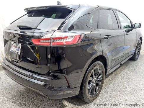 Used 2024 Ford Edge SE w/ Black Appearance Package image 9