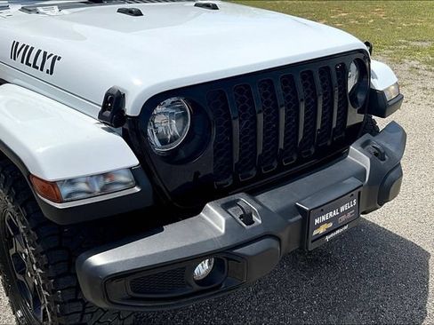 Used 2022 Jeep Gladiator Sport AWD/4WD image 32