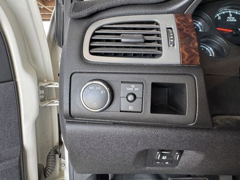 Used 2012 GMC Yukon Denali image 20