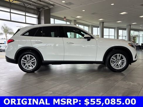 Used 2025 Mercedes-Benz GLC 300 4MATIC image 2