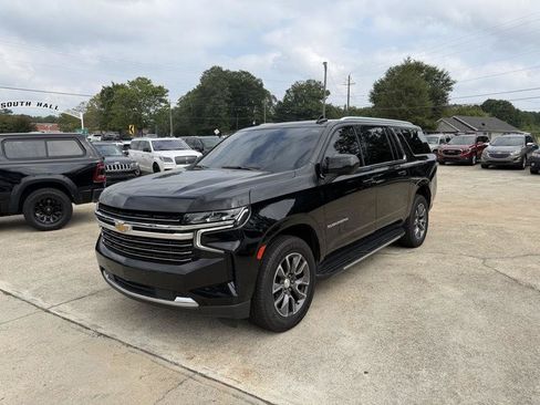 Used 2023 Chevrolet Suburban LT RWD image 1