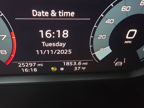 Used 2022 Audi Q3 2.0T Premium Plus image 42