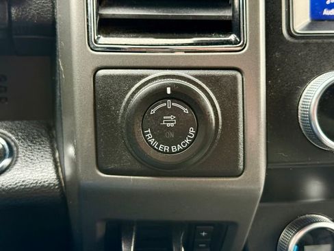 Used 2021 Ford Expedition XLT image 27