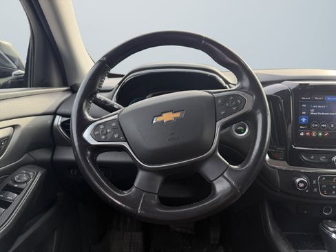 Used 2020 Chevrolet Traverse LT image 13