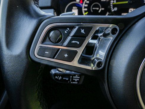 Used 2021 Porsche Cayenne Turbo S image 19