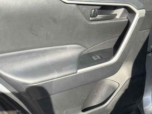 Certified 2025 Toyota RAV4 LE FWD image 28