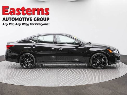 Used 2024 Nissan Altima 2.5 SR w/ SR Premium Package image 4