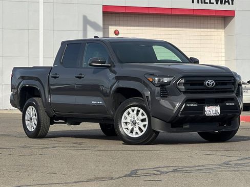 Certified 2025 Toyota Tacoma SR5 image 2