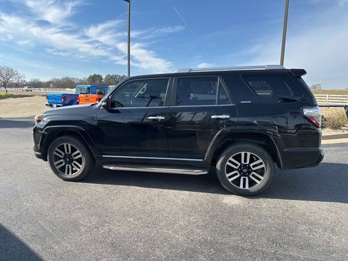 Used 2018 Toyota 4Runner SR5 image 7
