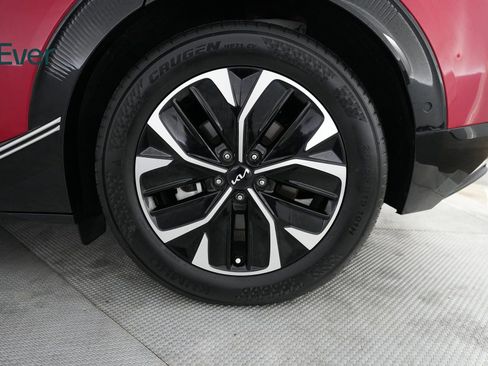 Used 2024 Kia EV6 Wind w/ Wind Technology Package image 18