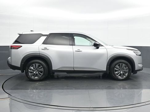 Used 2024 Nissan Pathfinder S image 7