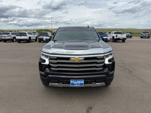 Used 2023 Chevrolet Silverado 1500 High Country w/ Z71 Off-Road Package AWD/4WD image 6