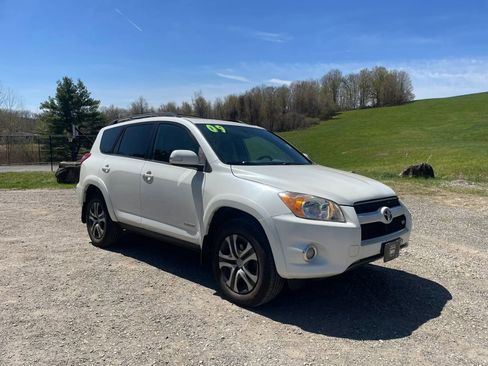 Used 2009 Toyota RAV4 Limited AWD/4WD image 28
