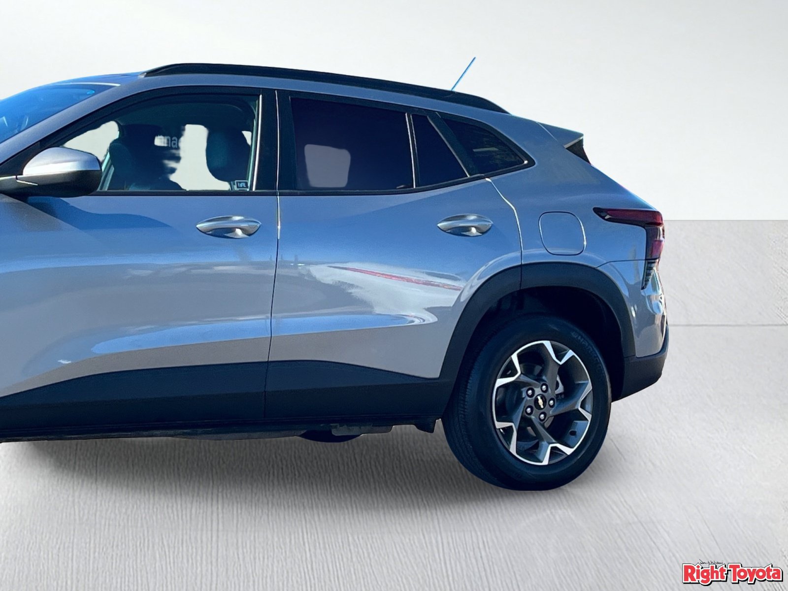 Used 2026 Chevrolet Trax LT FWD image 9