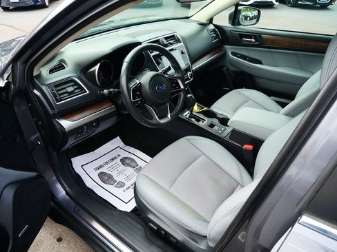 Used 2018 Subaru Outback 2.5i Limited AWD/4WD image 9