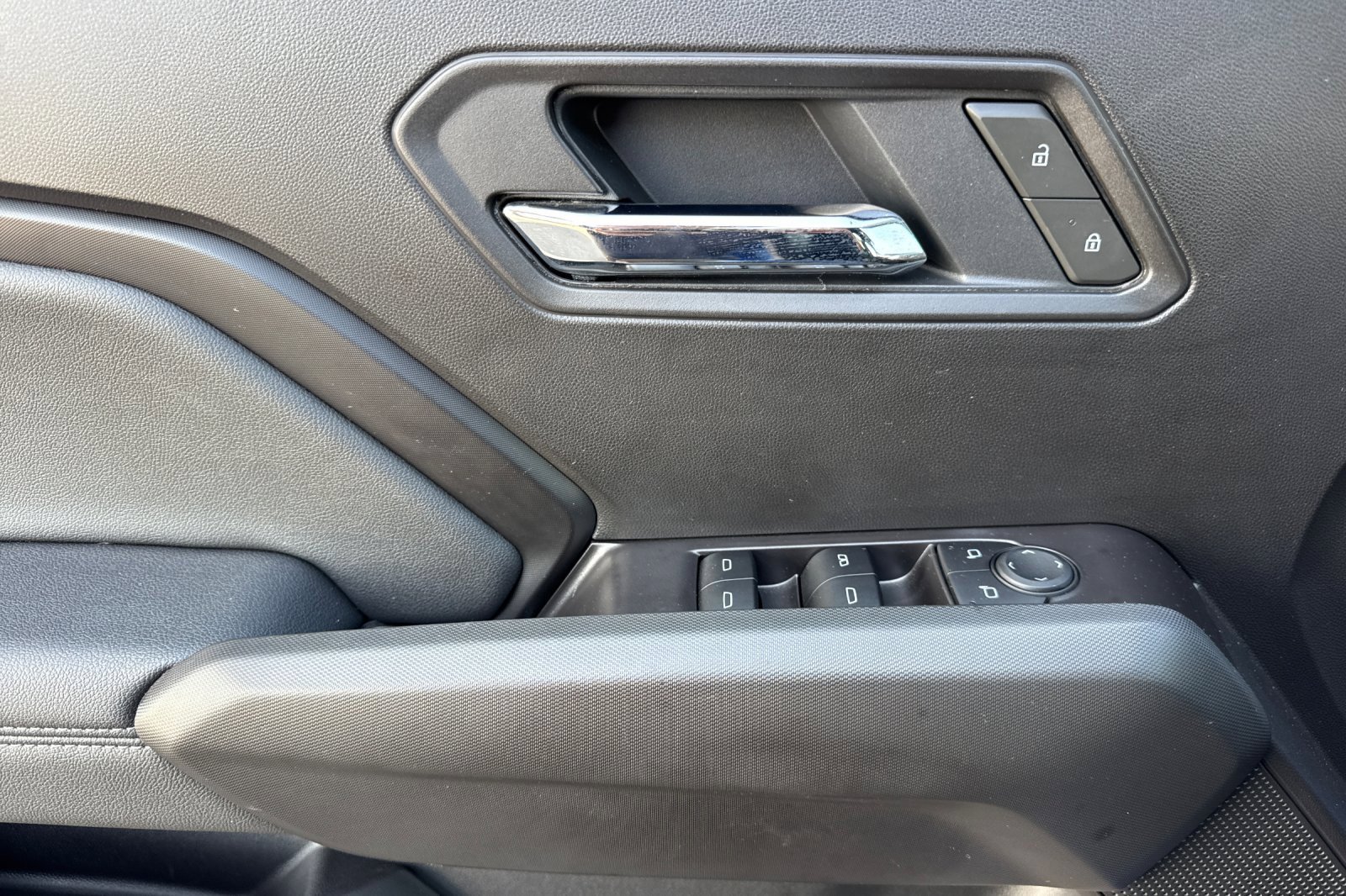 Used 2025 GMC Canyon Elevation RWD image 11