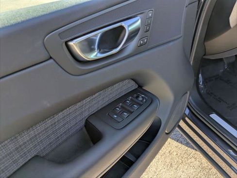 Used 2025 Volvo XC60 B5 Core w/ Protection Package Premier image 11