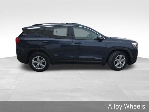 Used 2018 GMC Terrain SLE w/ Driver Convenience Package image 5