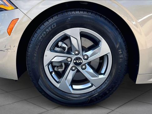 Used 2022 Kia K5 LXS image 10