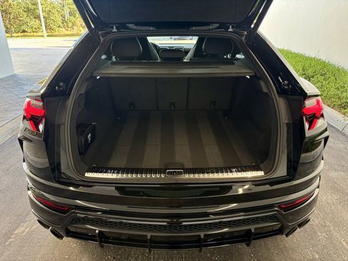 Used 2021 Lamborghini Urus image 23