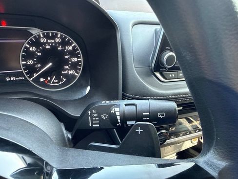 Used 2023 Nissan Rogue SV FWD image 19