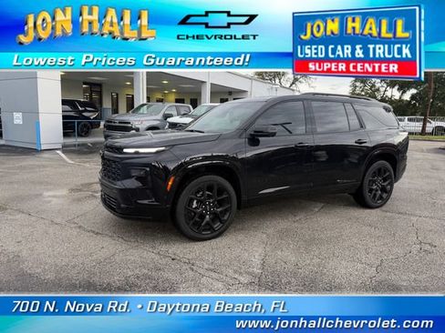 Used 2025 Chevrolet Traverse RS w/ LPO, Floor Liner Package FWD image 2
