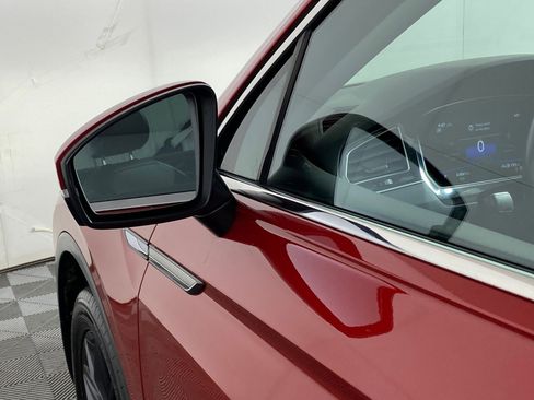 Used 2022 Volkswagen Tiguan SE image 23