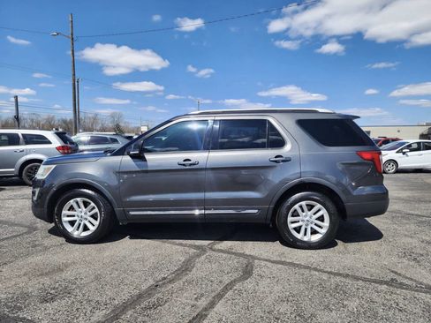 Used 2016 Ford Explorer XLT image 9