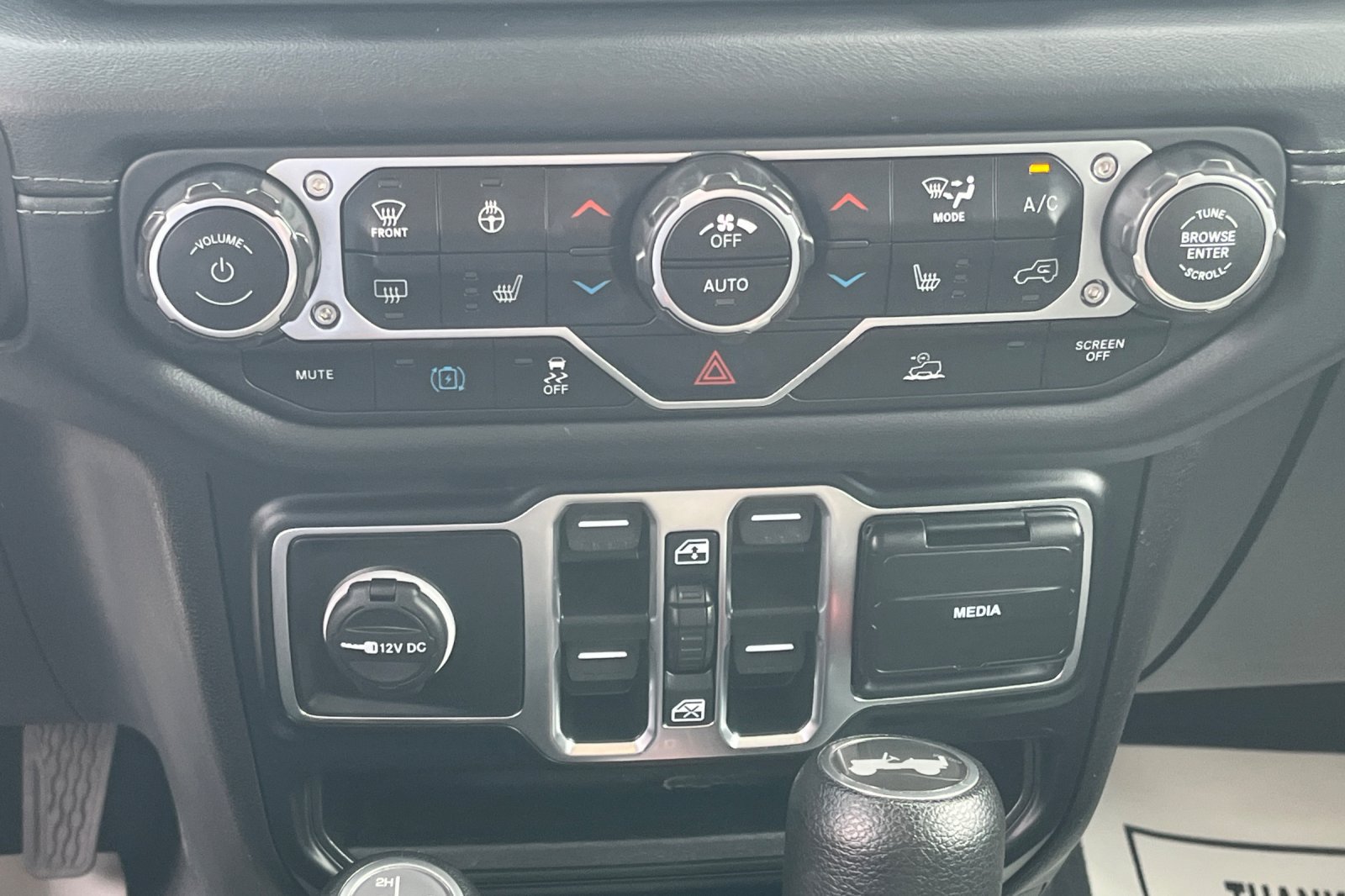 Used 2024 Jeep Wrangler Unlimited Sahara AWD/4WD image 42