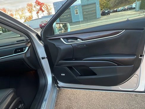 Used 2016 Cadillac XTS Luxury image 29