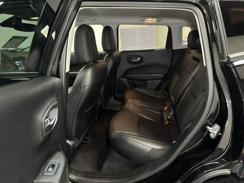 Used 2019 Jeep Compass Latitude AWD/4WD image 32