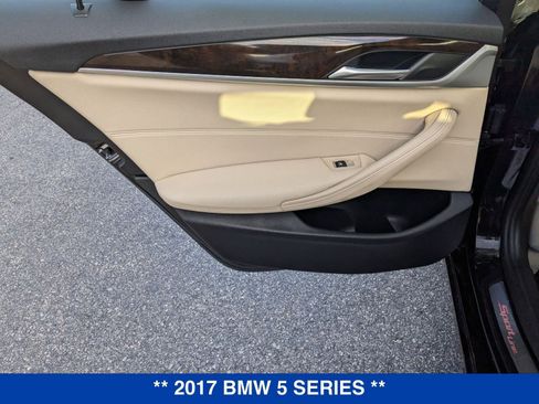 Used 2017 BMW 530i xDrive image 29