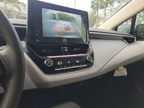 Used 2025 Toyota Corolla LE w/ LE Premium Package FWD image 21