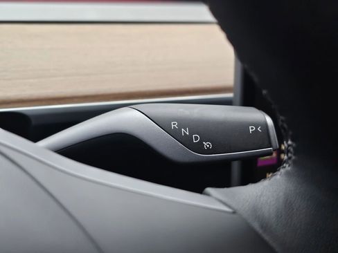 Used 2024 Tesla Model Y Long Range image 40