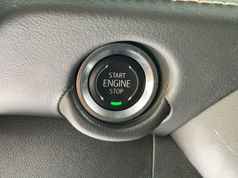 Used 2025 Chevrolet Suburban Premier AWD/4WD image 26