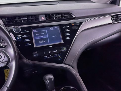 Used 2020 Toyota Camry SE FWD image 20