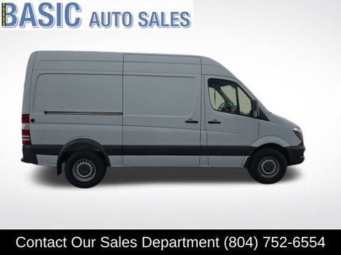 Used 2017 Freightliner Sprinter 2500 image 7