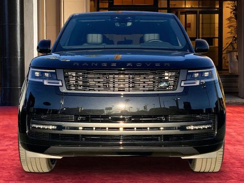 New 2026 Land Rover Range Rover SE AWD/4WD image 2