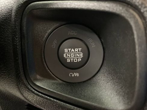 Used 2025 Jeep Gladiator Sport AWD/4WD image 14