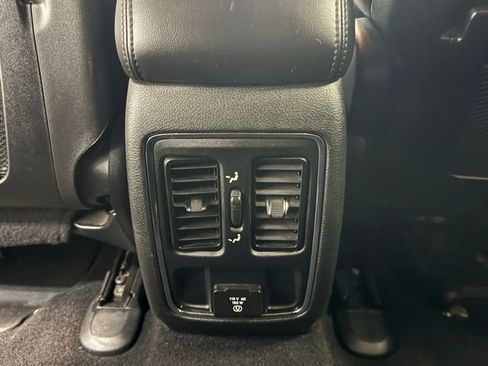 Used 2021 Jeep Grand Cherokee Laredo X image 24