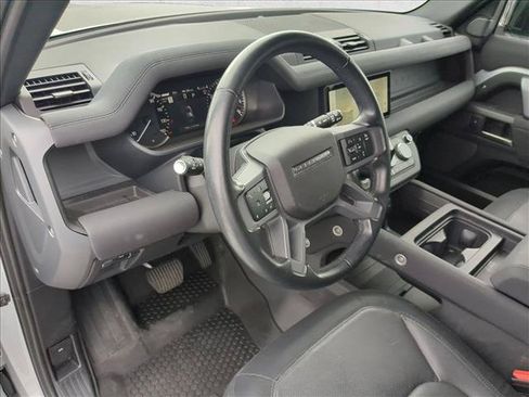 Used 2023 Land Rover Defender 110 X-Dynamic SE AWD/4WD image 9