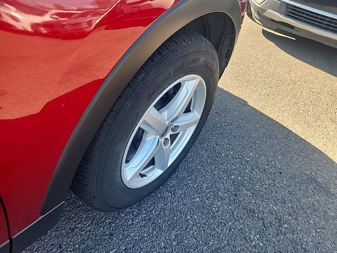 Used 2018 Ford Explorer XLT FWD image 17