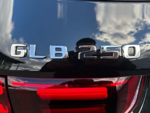 Used 2026 Mercedes-Benz GLB 250 4MATIC image 9