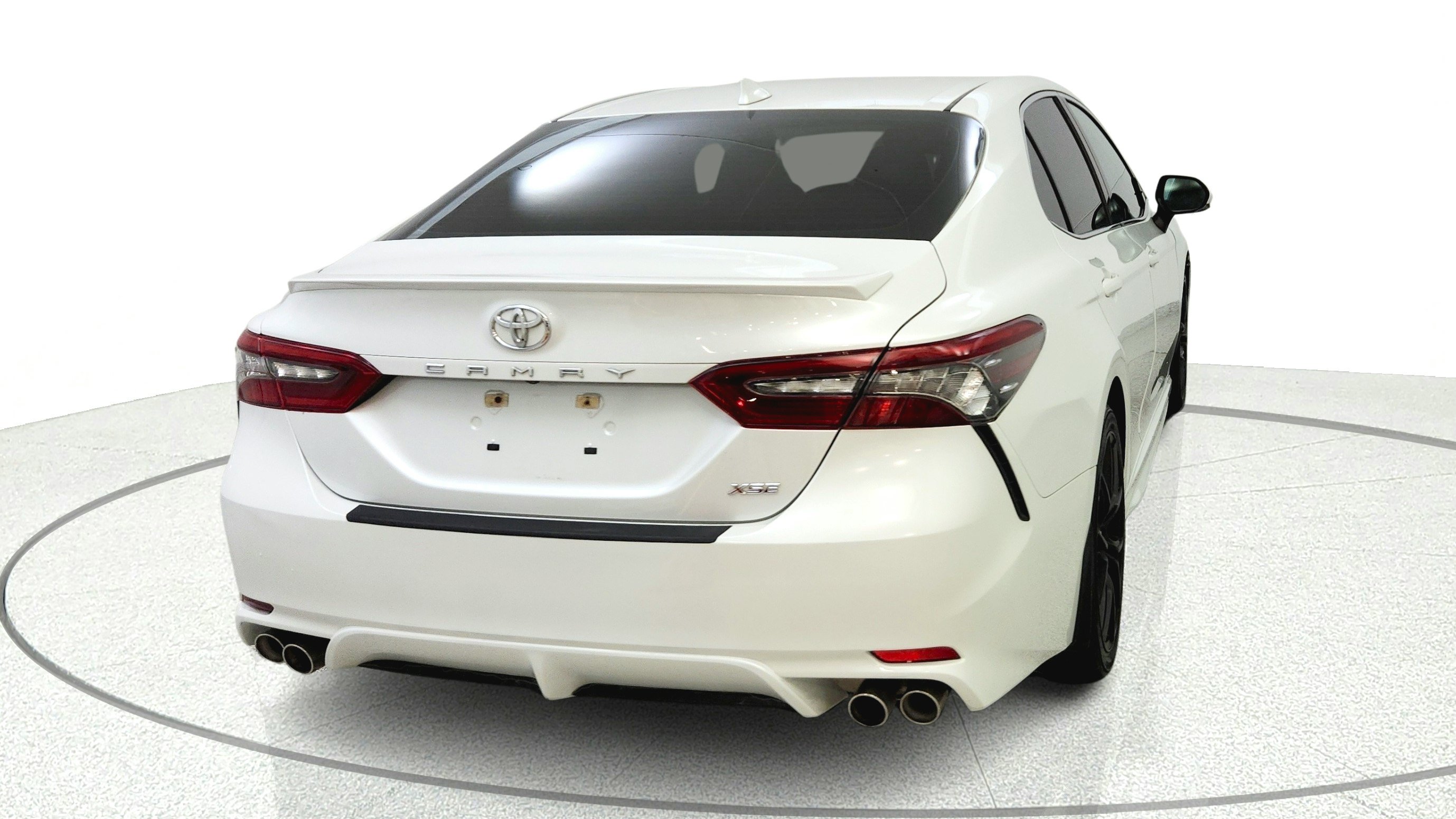 Used 2021 Toyota Camry XSE FWD image 6