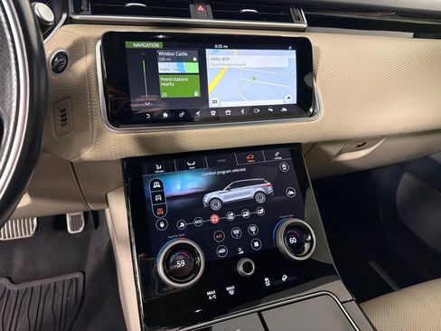 Used 2018 Land Rover Range Rover Velar R-Dynamic SE AWD/4WD image 19