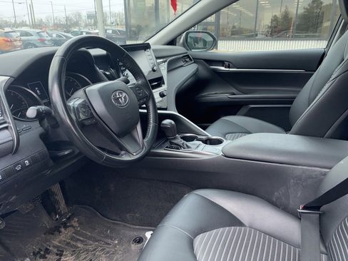 Used 2023 Toyota Camry SE image 6