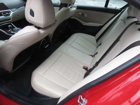 Used 2022 BMW 330i xDrive Sedan w/ Premium Package AWD/4WD image 17