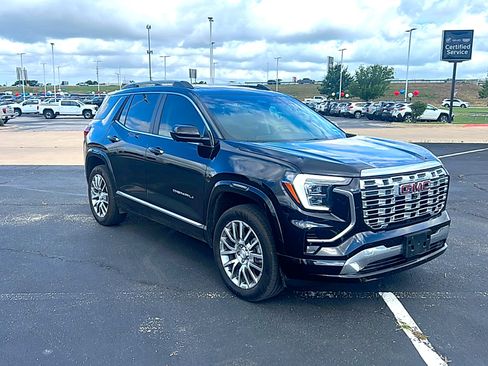 Used 2026 GMC Terrain Denali AWD/4WD image 3