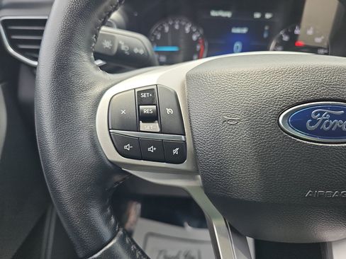 Used 2022 Ford Explorer XLT w/ Equipment Group 202A AWD/4WD image 14